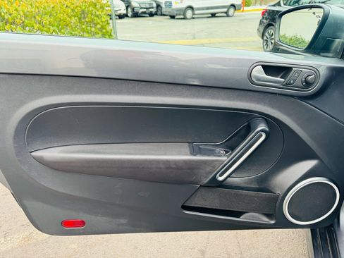 Used 2013 Volkswagen Beetle 2.5 image 34