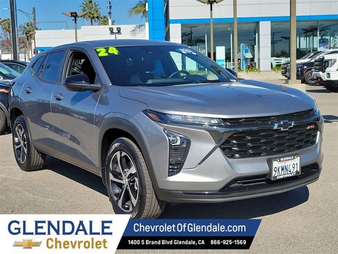 Certified 2024 Chevrolet Trax RS w/ Driver Confidence Package image 10