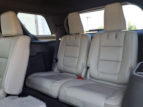 Used 2013 Ford Explorer XLT AWD/4WD image 13