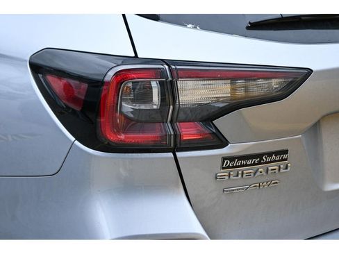 Used 2023 Subaru Outback Limited AWD/4WD image 9