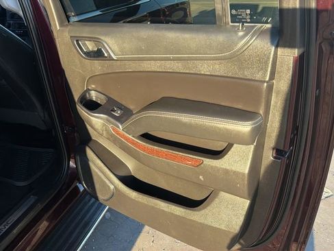 Used 2017 GMC Yukon XL SLT w/ Open Road Package image 12