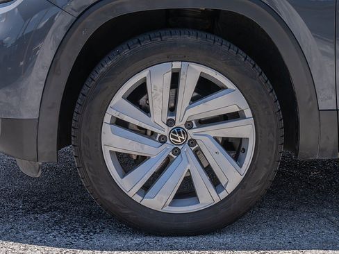 Used 2021 Volkswagen Atlas Cross Sport SE FWD image 33