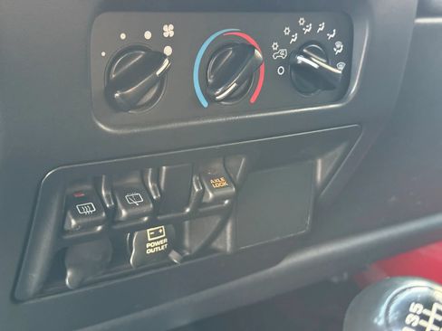 Used 2005 Jeep Wrangler Rubicon AWD/4WD image 21