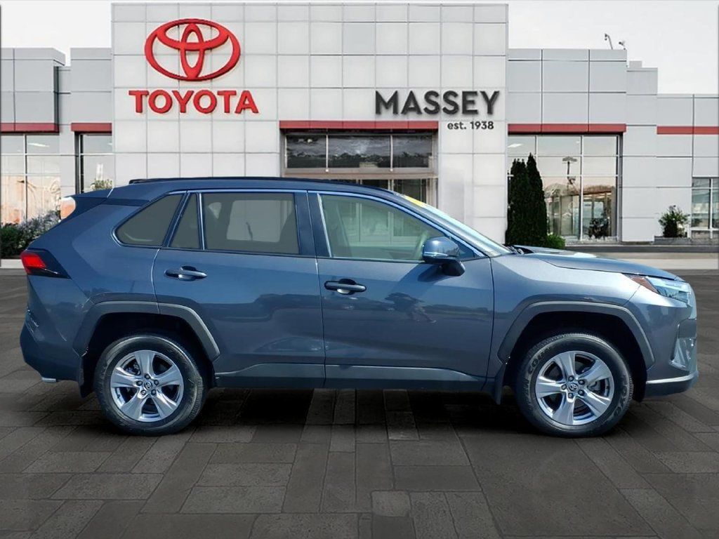 Used 2024 Toyota RAV4 XLE w/ Convenience Package FWD image 2