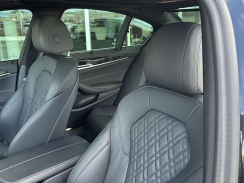 Used 2021 BMW 540i w/ M Sport Package image 27