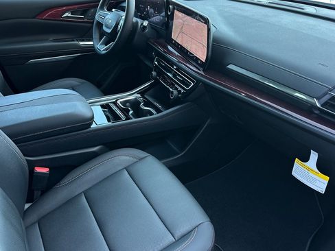 New 2026 Chevrolet Traverse Z71 image 17