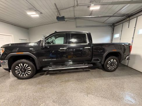 Used 2022 GMC Sierra 2500 SLT w/ SLT Premium Package image 4