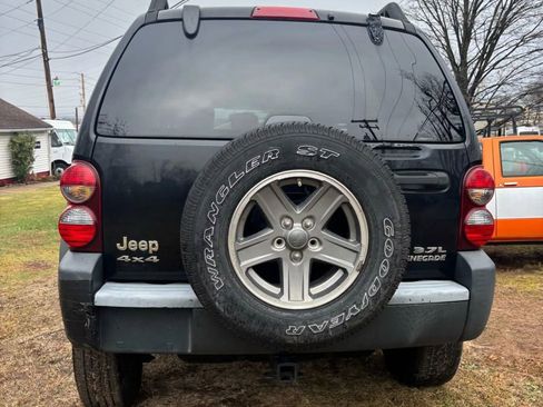 Used 2005 Jeep Liberty Renegade image 11