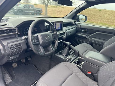 Used 2024 Toyota Tacoma SR image 9