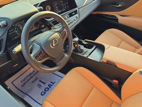 Used 2024 Lexus ES 350 w/ Premium Package image 14