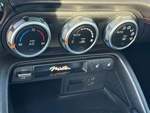 Used 2019 MAZDA MX-5 Miata RF Grand Touring image 22