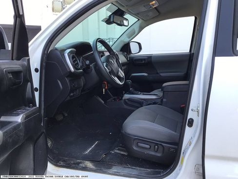 Used 2022 Toyota Tacoma SR5 RWD image 8