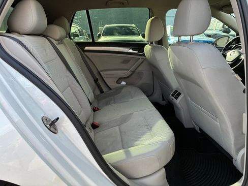 Used 2017 Volkswagen Golf S FWD image 28