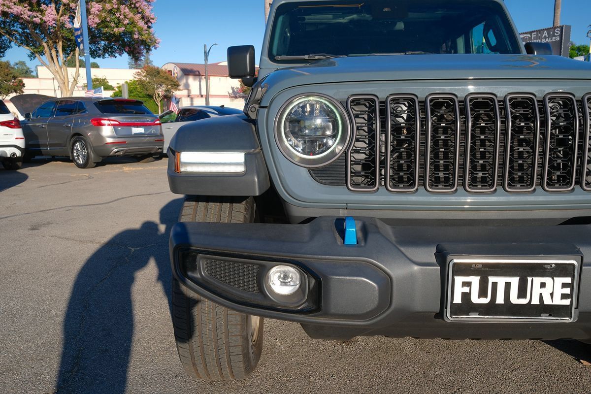 Used 2024 Jeep Wrangler Unlimited w/ Technology Group AWD/4WD image 42