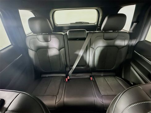 New 2026 Jeep Grand Cherokee Altitude image 10