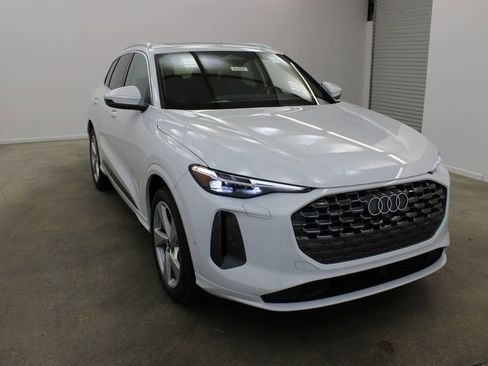 New 2025 Audi Q5 Prestige image 5