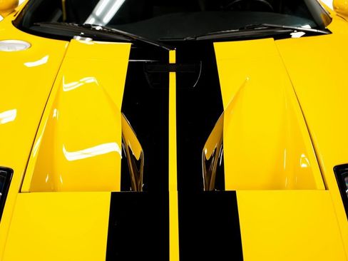 Used 2005 Ford GT image 11