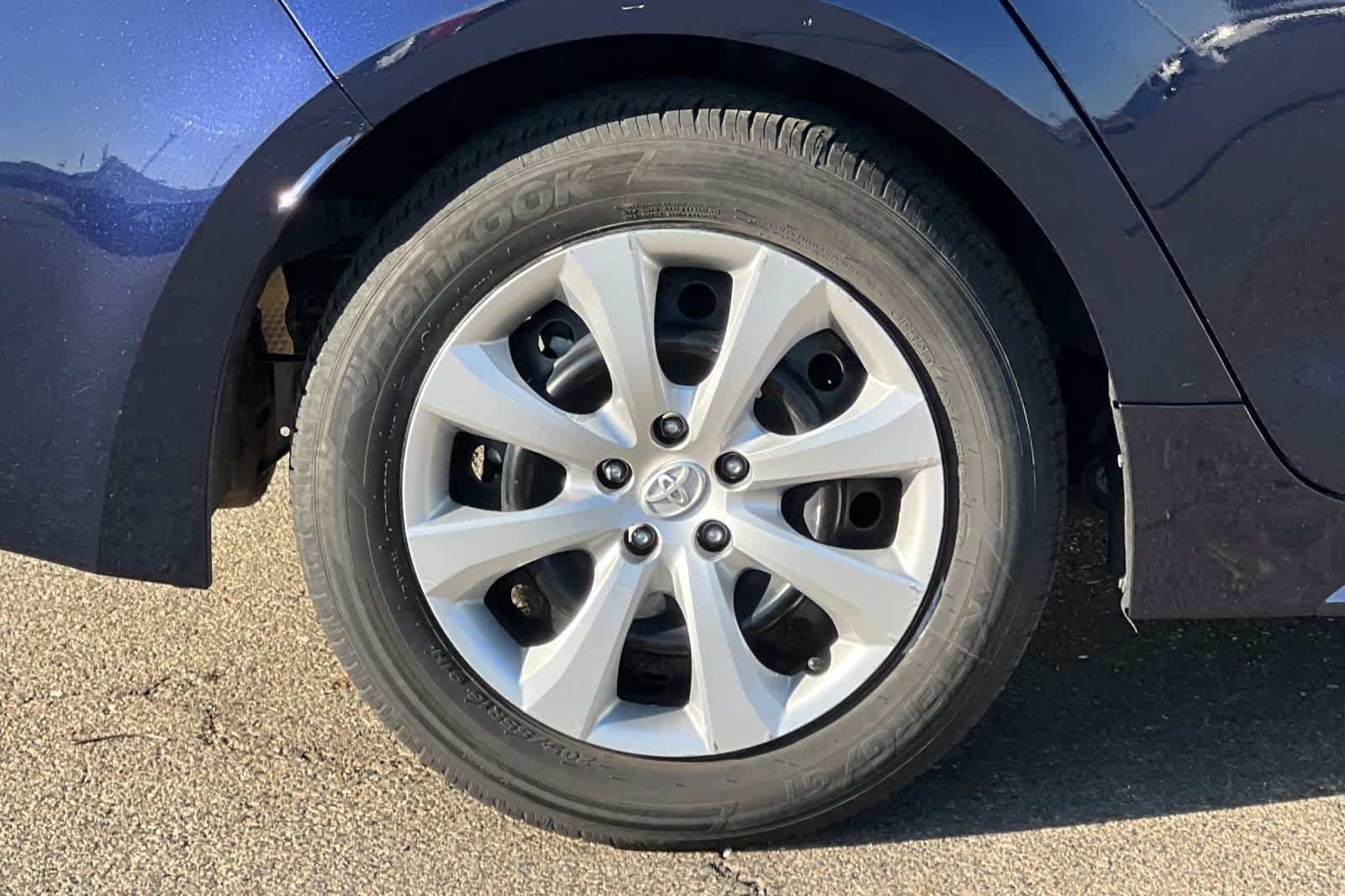 Used 2025 Toyota Corolla LE FWD image 20