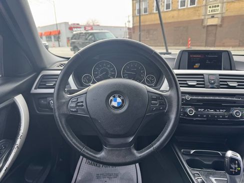 Used 2018 BMW 320i Sedan image 12