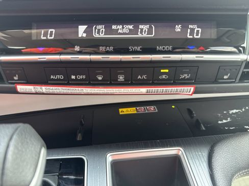 Certified 2026 Toyota Sienna XLE FWD image 17