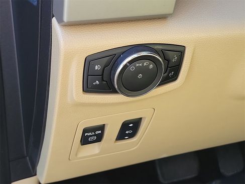 Used 2017 Ford F150 Lariat image 22