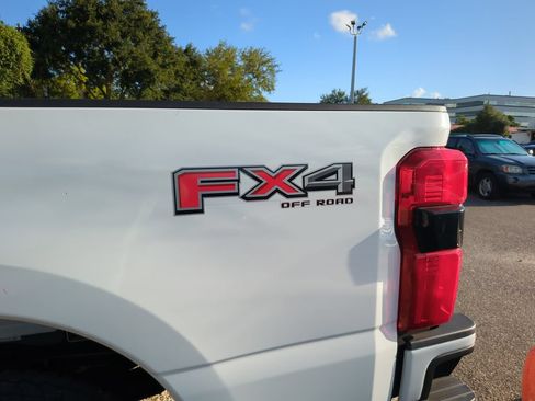 Used 2024 Ford F350 Lariat w/ Lariat Ultimate Package AWD/4WD image 4