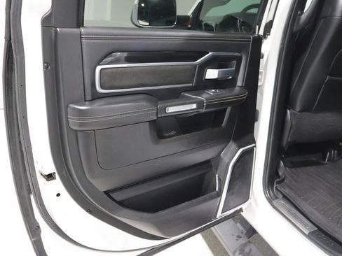 Used 2019 RAM 2500 Laramie AWD/4WD image 16