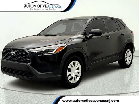 Used 2025 Toyota Corolla Cross L FWD image 1
