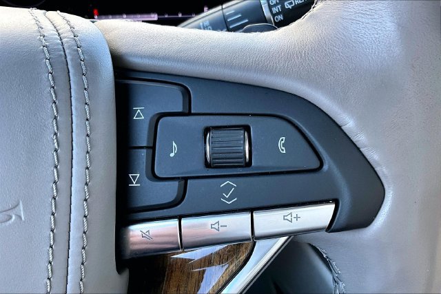 Used 2024 Cadillac Escalade Sport Platinum w/ LPO, ONYX Package AWD/4WD image 12
