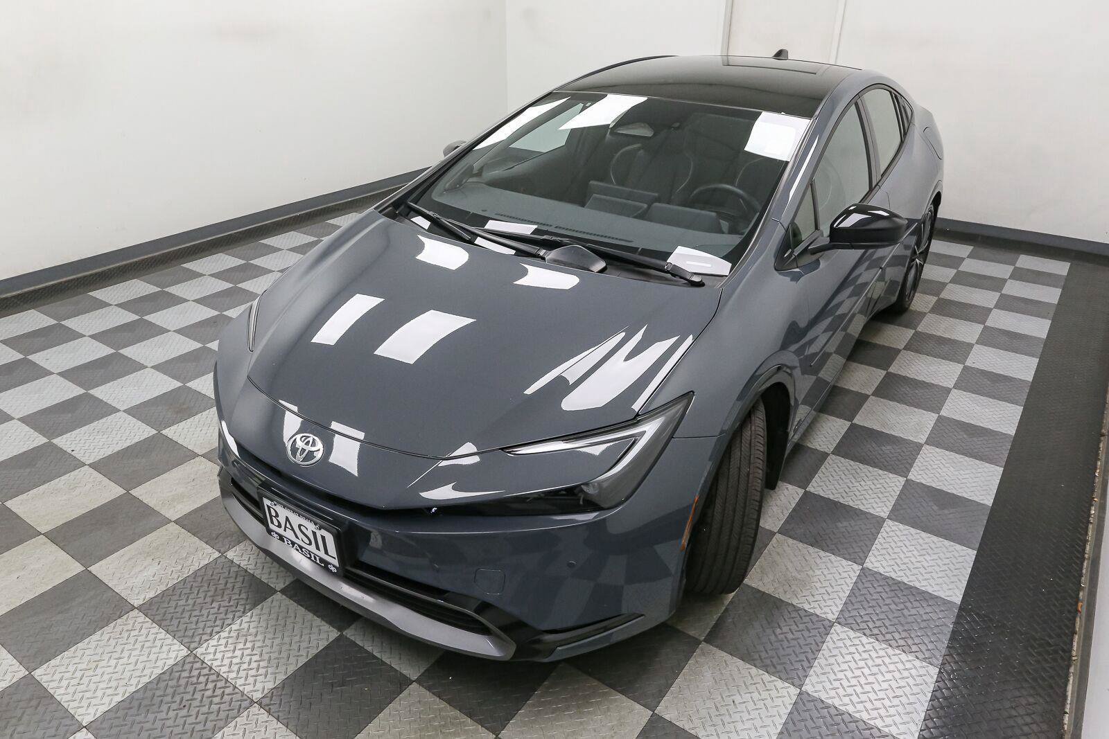 Used 2023 Toyota Prius Limited AWD/4WD image 6