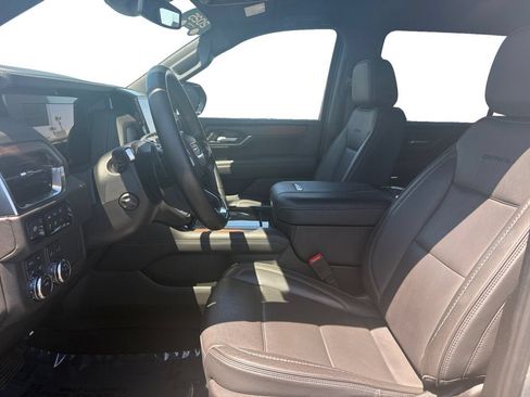 Certified 2025 GMC Yukon XL Denali AWD/4WD image 10