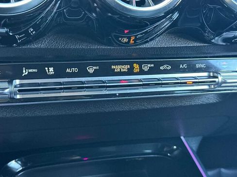 Used 2021 Mercedes-Benz GLB 250 4MATIC image 24