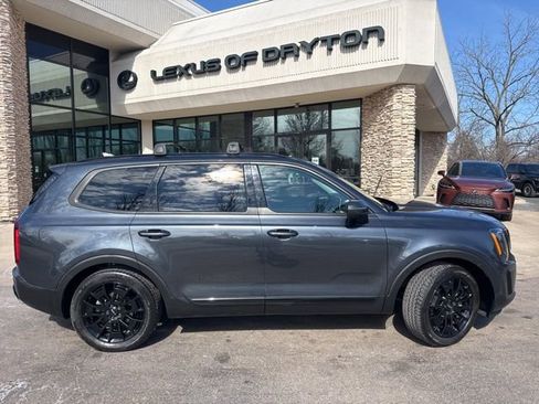 Used 2022 Kia Telluride EX w/ EX Premium Package image 2