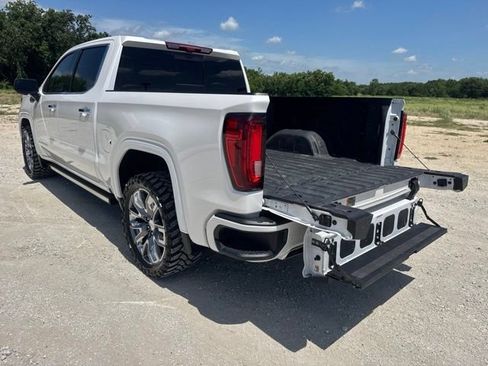 Used 2025 GMC Sierra 1500 Denali w/ Denali Reserve Package AWD/4WD image 4