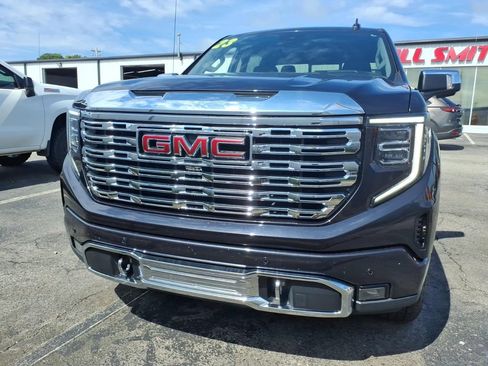 Used 2023 GMC Sierra 1500 Denali w/ Denali Reserve Package AWD/4WD image 2