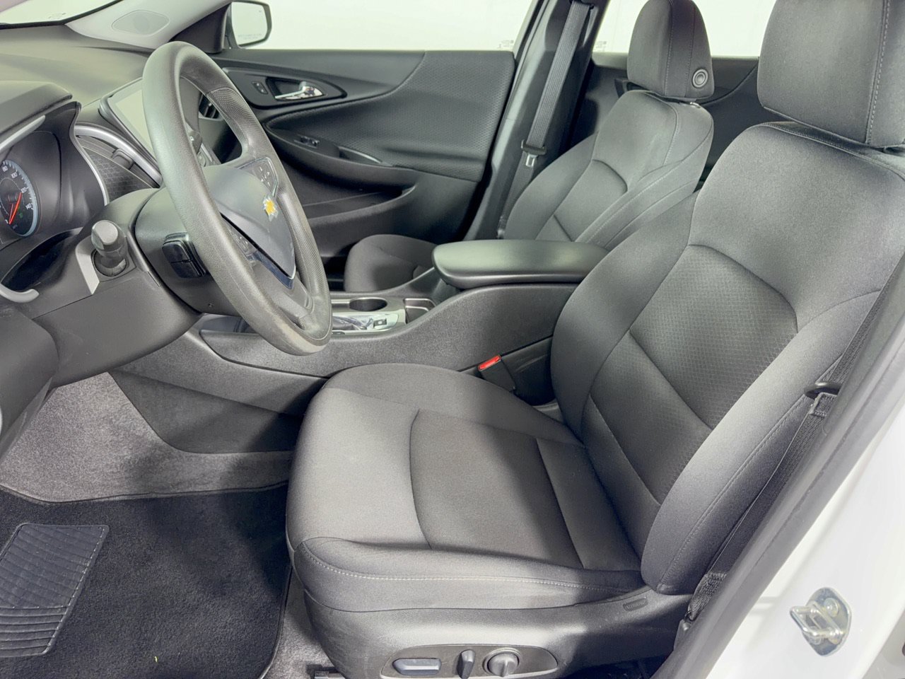 Used 2023 Chevrolet Malibu LS w/ Driver Confidence Package FWD image 5