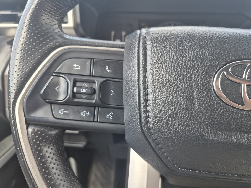 Used 2025 Toyota 4Runner SR5 AWD/4WD image 18
