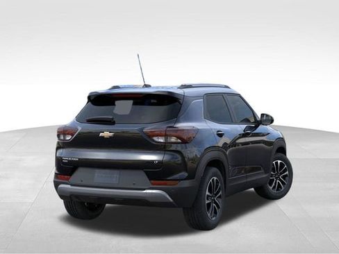New 2026 Chevrolet TrailBlazer LT w/ LT Cold Weather Package AWD/4WD image 4