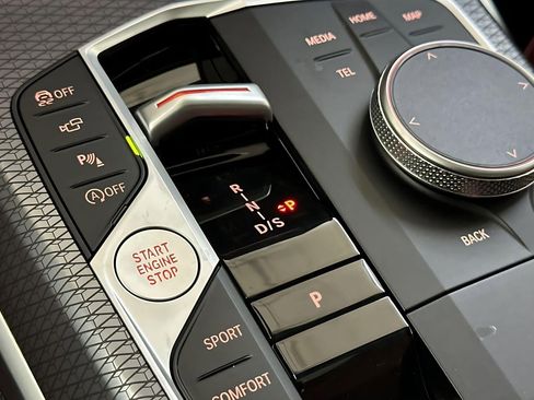 New 2026 BMW 330i Sedan w/ M Sport Package image 25