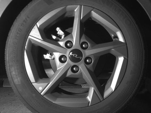 Used 2025 Kia K4 LXS image 15