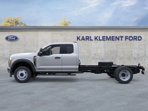 New 2026 Ford F450 XL w/ XL Chrome Package image 3