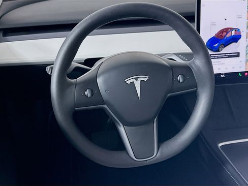 Used 2024 Tesla Model Y Long Range image 17