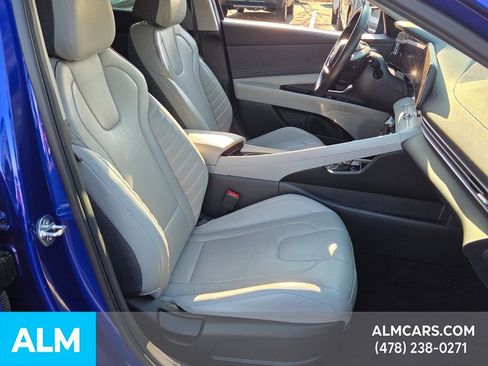 Used 2024 Hyundai Elantra Limited image 18