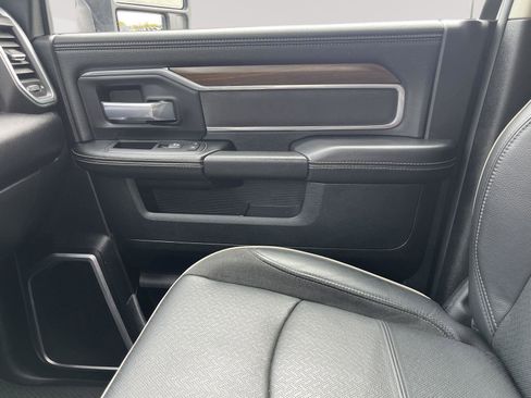 Used 2024 RAM 2500 Laramie AWD/4WD image 29
