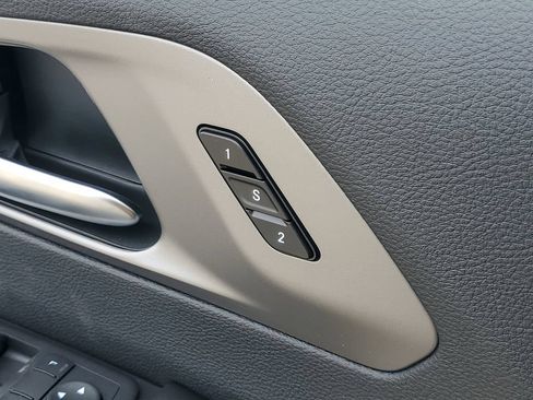 New 2027 Chrysler Pacifica Select FWD image 23
