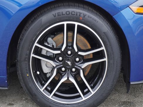 Used 2022 Ford Mustang Premium image 5