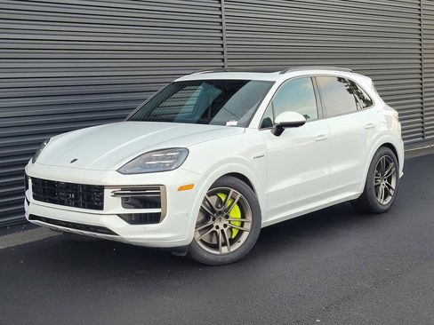 New 2025 Porsche Cayenne Turbo image 1