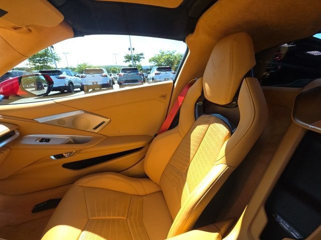 Used 2025 Chevrolet Corvette Stingray Premium Cpe w/ Z51 Performance Package RWD image 25