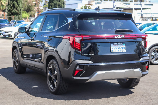 Certified 2025 Kia Seltos EX FWD image 6