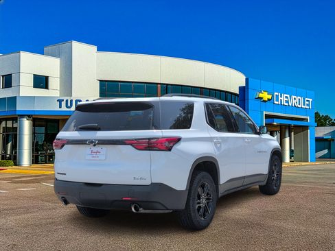 Used 2023 Chevrolet Traverse LS w/ Midnight/Sport Edition FWD image 7